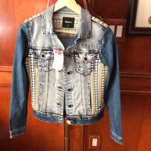 Cool jean jacket by Desigual